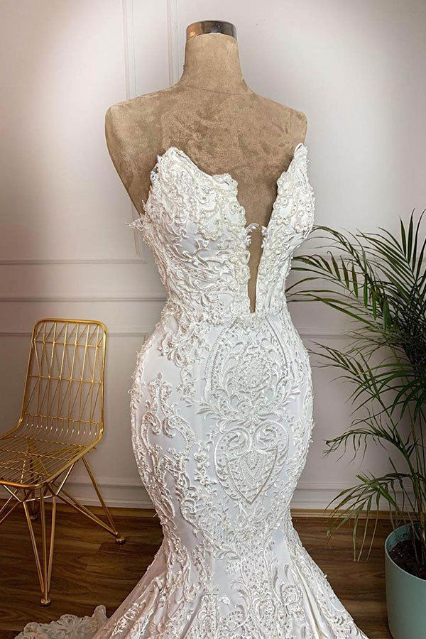 Robe de mariée sirène longue sans bretelles en satin et dentelle ornée d'appliques