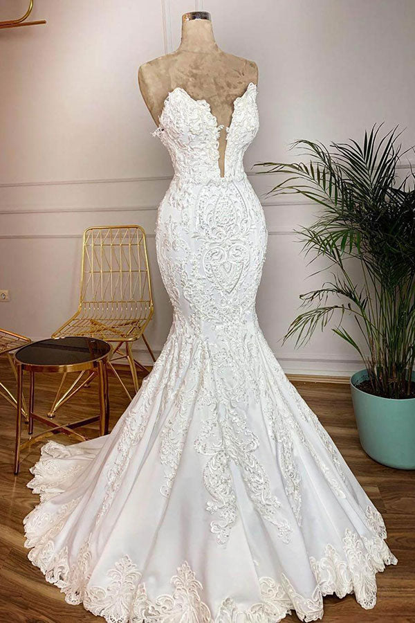 Robe de mariée sirène longue sans bretelles en satin et dentelle ornée d'appliques