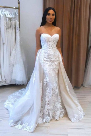 Vestido de novia largo de sirena con escote corazón, apliques de encaje y tul