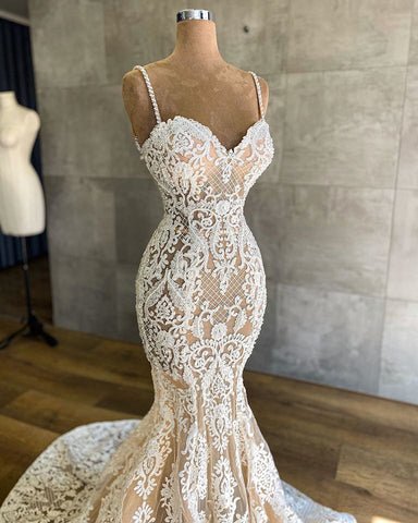 Vestido de novia largo de sirena con escote corazón, tirantes finos, apliques de encaje y vestido de novia