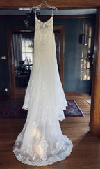 Vestido de novia largo de sirena con escote corazón, tul y cola de capilla