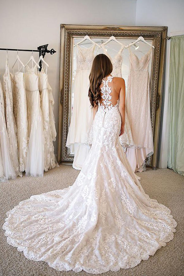 Vestidos de novia largos de sirena con escote corazón y apliques de encaje.