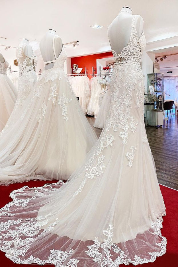 Robe de mariée sirène longue en tulle sans manches et dos nu en dentelle