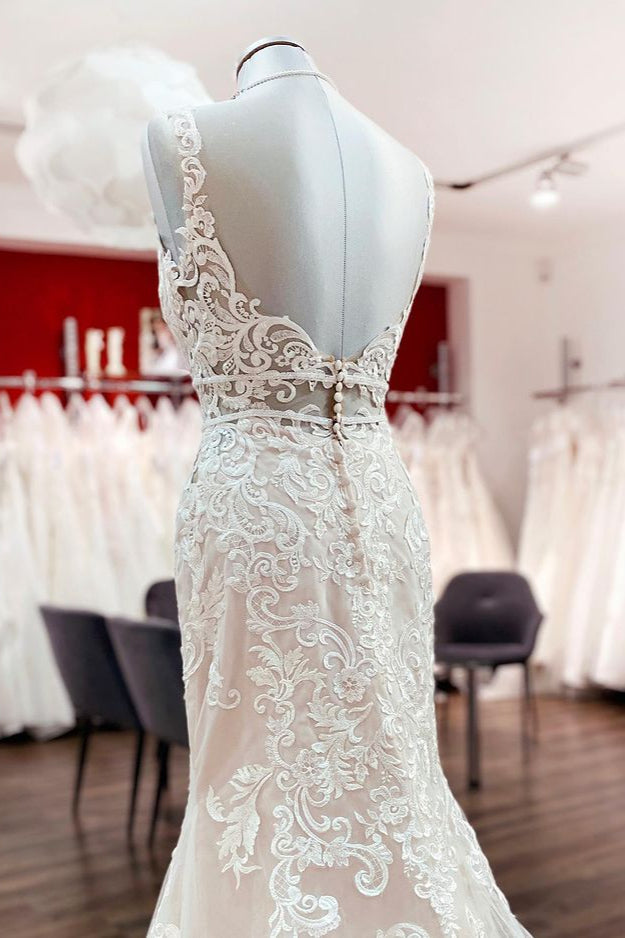 Robe de mariée sirène longue en tulle sans manches et dos nu en dentelle