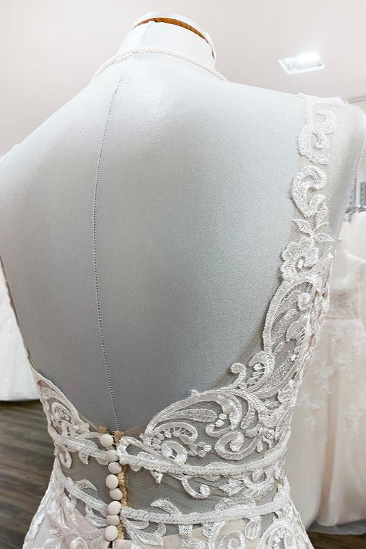Robe de mariée sirène longue en tulle sans manches et dos nu en dentelle
