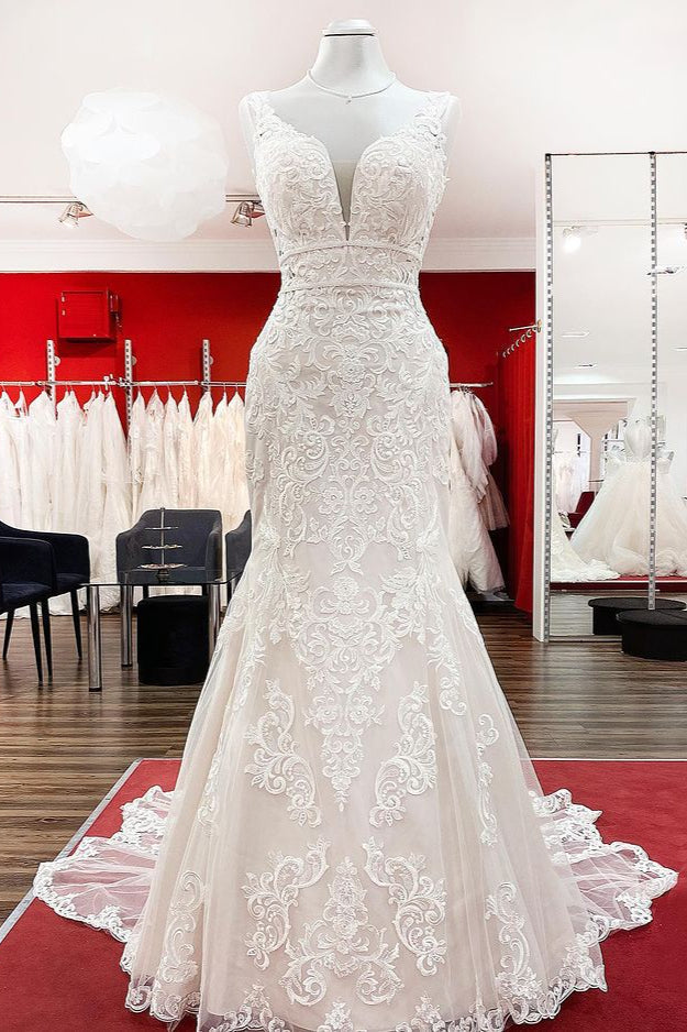 Robe de mariée sirène longue en tulle sans manches et dos nu en dentelle