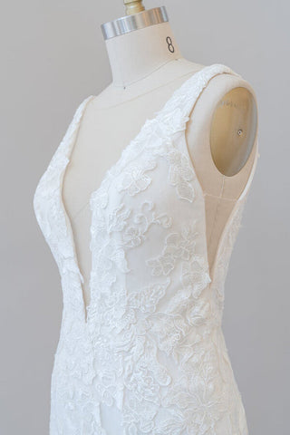 Vestido de novia largo de sirena con escote en V, apliques, tul y encaje