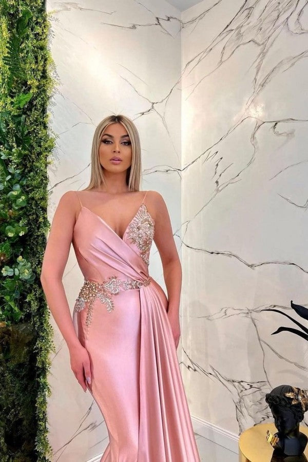 Robe de bal longue sirène à bretelles spaghetti et décolleté en V rose pailleté