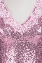 Robe de bal longue sirène rose à sequins, dos nu et décolleté en V, bretelles spaghetti et fines bretelles.