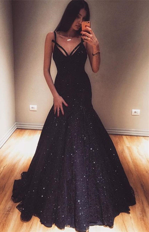 Robe de bal longue sirène à bretelles spaghetti et décolleté en V, ornée de sequins