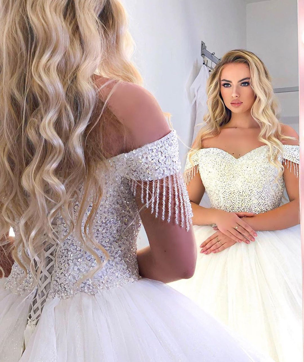 Robe de mariée longue princesse en tulle à épaules dénudées