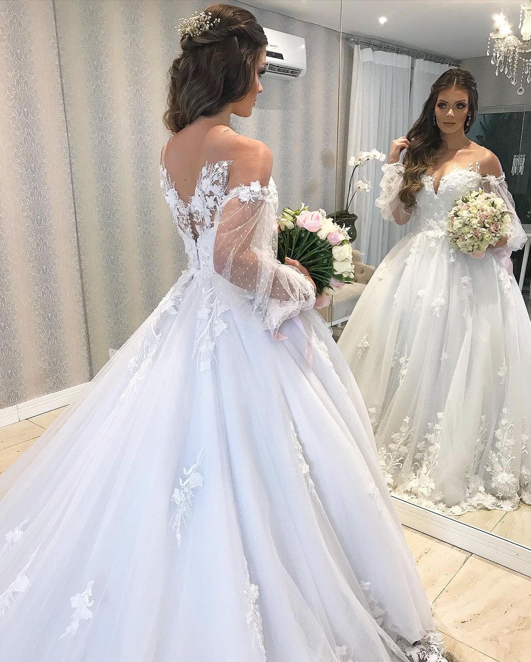 Vestido de novia largo de princesa, estilo princesa, de tul con hombros descubiertos y mangas abullonadas