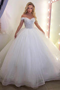 Robe de mariée longue princesse en tulle à épaules dénudées