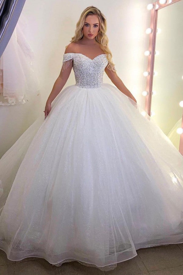 Robe de mariée longue princesse en tulle à épaules dénudées