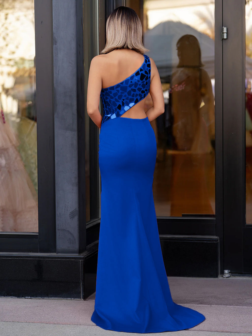 Ashley | Vestido de graduación tipo tubo con un solo hombro y lentejuelas efecto espejo