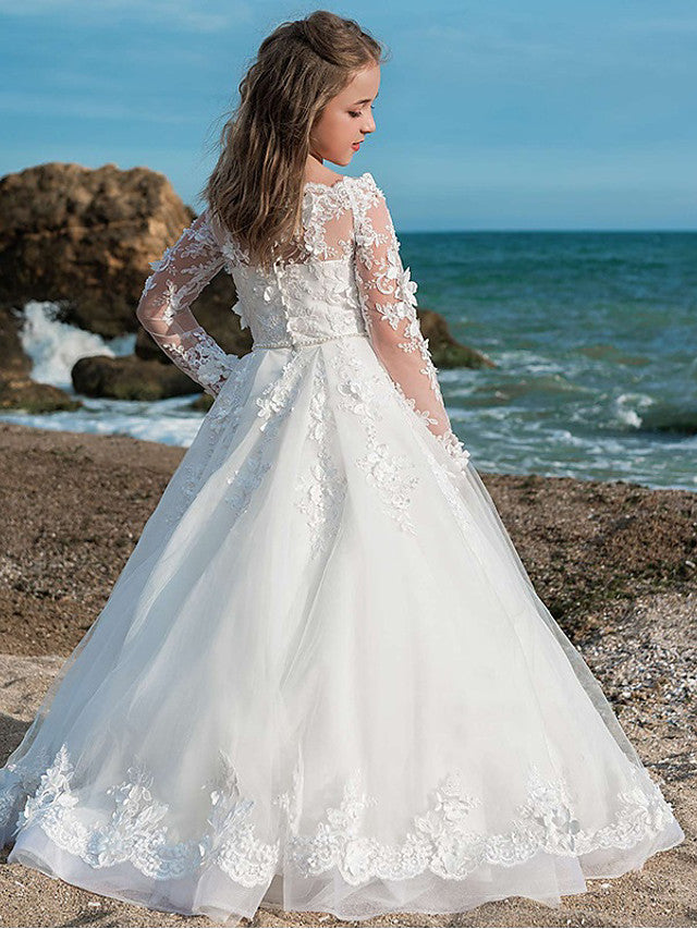 Vestido de gala de manga larga con cuello joya, encaje y tul para bodas y fiestas de damitas de honor.