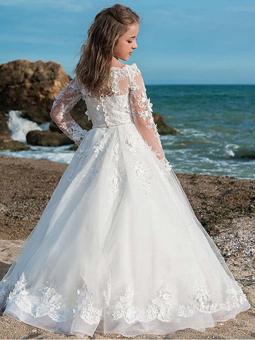 Vestido de gala de manga larga con cuello joya, encaje y tul para bodas y fiestas de damitas de honor.