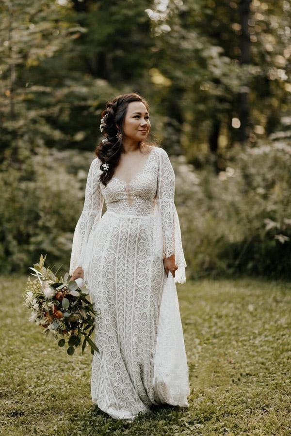 Robe de mariée en dentelle à manches longues et dos lacé, modèle WD547