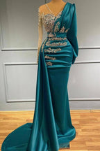 Vestido de fiesta de satén con escote sirena en V, manga larga y corte cruzado lateral.