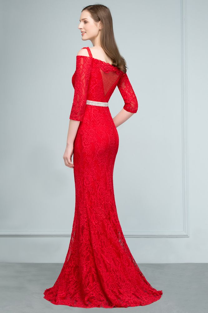 Robe de bal sirène longue à bretelles spaghetti, épaules dénudées, en dentelle, avec manches et ceinture.
