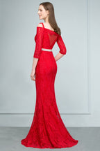 Robe de bal sirène longue à bretelles spaghetti, épaules dénudées, en dentelle, avec manches et ceinture.