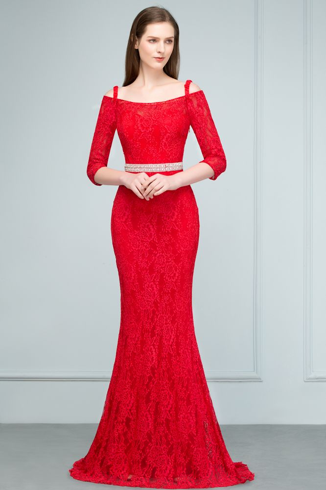 Robe de bal sirène longue à bretelles spaghetti, épaules dénudées, en dentelle, avec manches et ceinture.