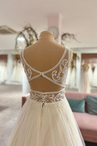 Vestido de novia largo de corte A con escote corazón, apliques de tul y encaje