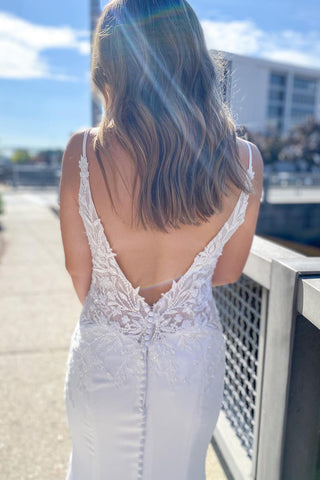 Vestido de novia largo de sirena con escote corazón, apliques de encaje y espalda descubierta