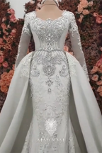 Robe de mariée luxueuse en forme de A, manches longues, ornée de perles et avec traîne
