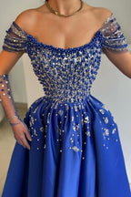 Robe de bal luxueuse en satin, coupe trapèze, sans manches, avec décolleté plongeant et fente sur le devant