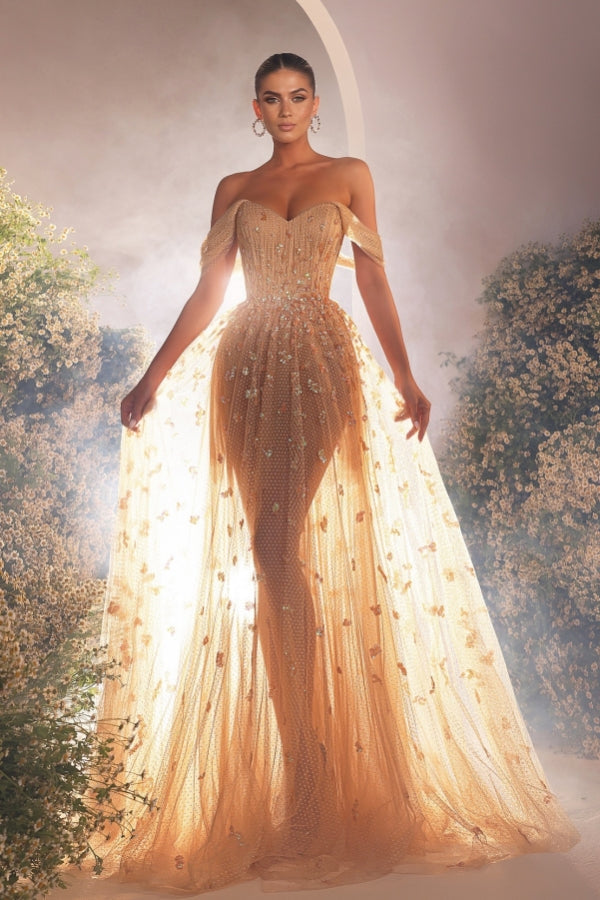 Robe de bal luxueuse longue en tulle à épaules dénudées et perles, sans manches