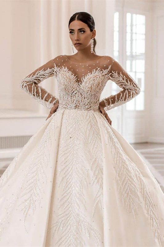 Vestido de novia de gala de manga larga y lujo con delicadas cuentas 
