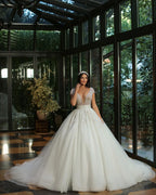 Vestido de novia largo de lujo, corte en A, escote en V, tul con cuentas y lentejuelas, con mangas cortas.
