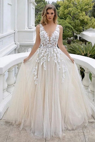 Vestido de novia largo de lujo, corte en A, escote en V, tul sin mangas, espalda descubierta y encaje.