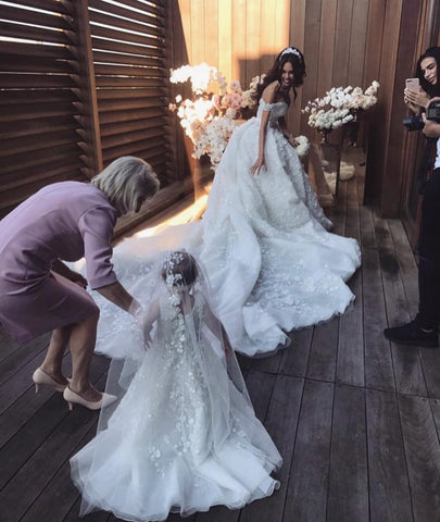 Vestidos de novia largos de lujo con hombros descubiertos, apliques y encaje