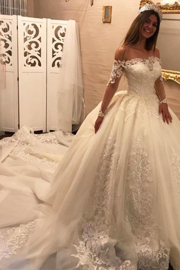 Robe de mariée longue de luxe avec épaules dénudées, traîne chapelle, appliques et manches