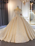 Robe de mariée longue de luxe en dentelle avec décolleté cœur et manches
