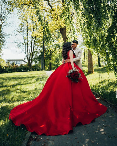 Vestidos de novia largos de lujo estilo princesa, de satén, con escote en V y encaje.