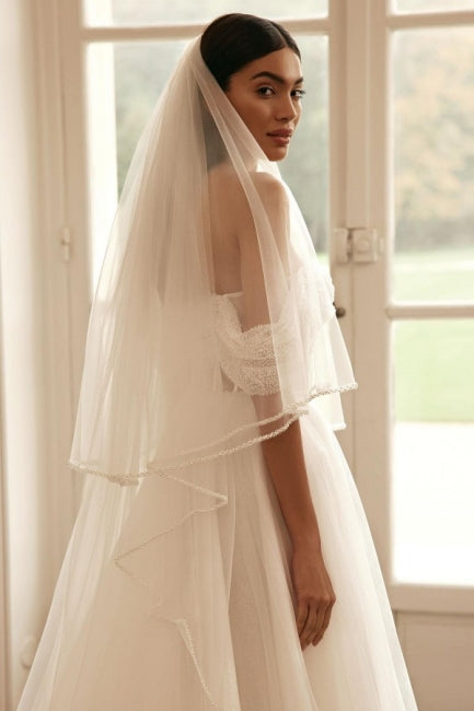 Robes de mariée de luxe à manches longues, coupe trapèze, épaules dénudées et sequins