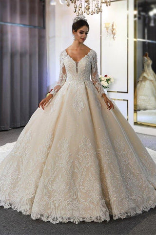 Vestido de novia de princesa de lujo, manga larga, escote en V profundo, estilo baile, ideal para bodas en jardines. 