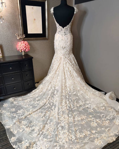 Vestido de novia de lujo estilo sirena con escote corazón y espalda descubierta de encaje