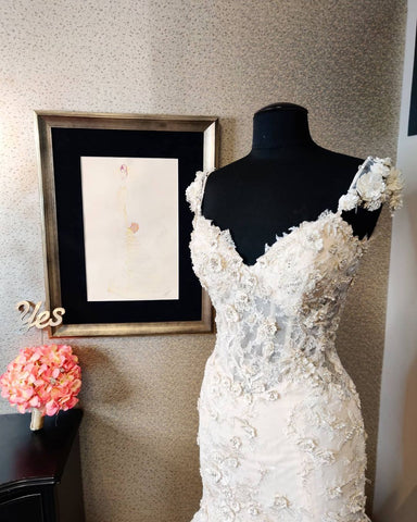 Vestido de novia de lujo estilo sirena con escote corazón y espalda descubierta de encaje