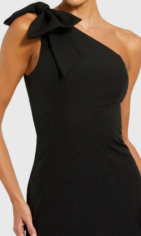 Vestido de graduación asimétrico con detalle de lazo