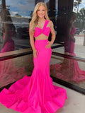 Maven | Vestido de fiesta sirena de satén rosa intenso de dos piezas con un solo hombro