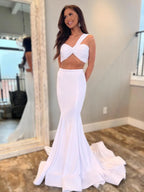 Maven | Vestido de fiesta sirena de satén rosa intenso de dos piezas con un solo hombro