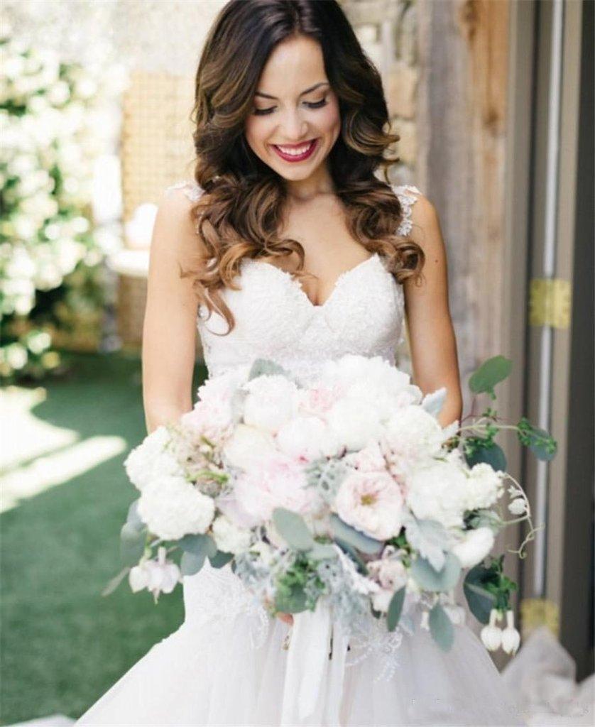 Vestido de novia de tul color marfil con escote barco y cola de sirena WD156 