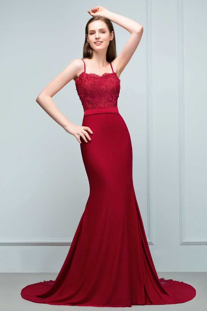Vestidos de dama de honor estilo sirena, de encaje charmeuse, con tirantes finos, escote corazón, sin mangas y largos hasta el suelo, con cuentas.