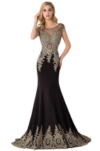 Robe de soirée sirène en mousseline de soie avec traîne et appliques