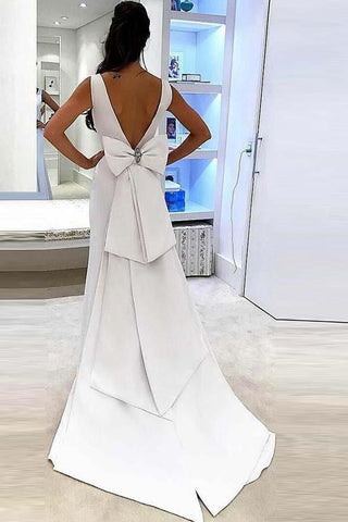 Vestido de novia blanco satinado sin espalda, corte sirena, escote en V profundo, corte sirena y espalda descubierta WD219