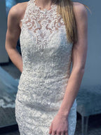 Vestido de novia de encaje estilo sirena con cola semicatedral y espalda deportiva WD492